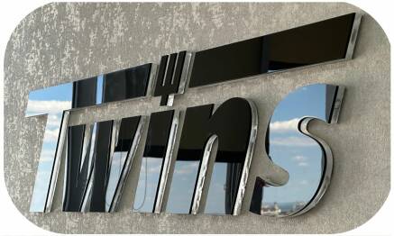 Фото Об'ємні букви з прозорого акрилу 150 мм.